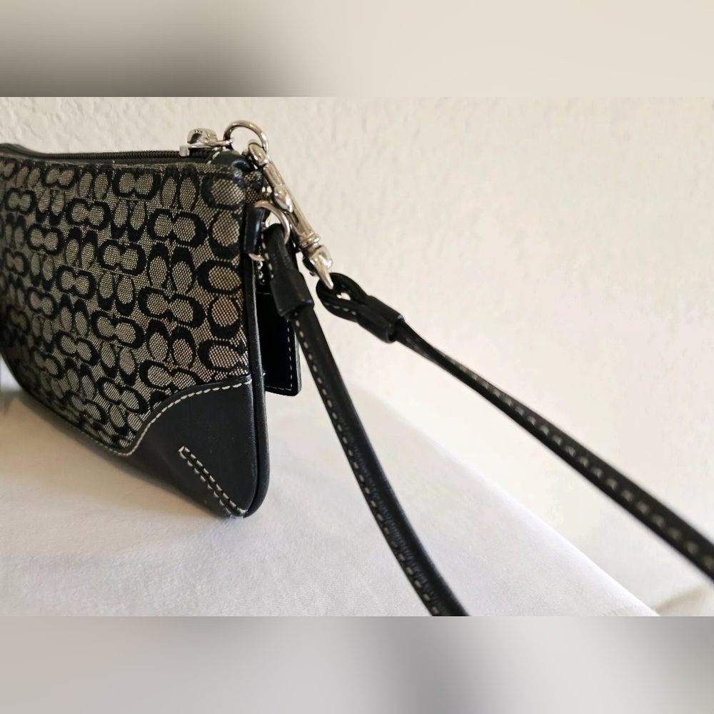 Coach | Vintage | Canvas & Leather Wristlet Purse | Signature Monogram Pattern - Picture 13 of 16